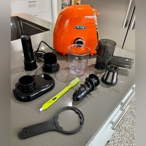 FEZEN Masticating Cold Press Slow Juicer for Fruits & Vegetables, Model ZM1515